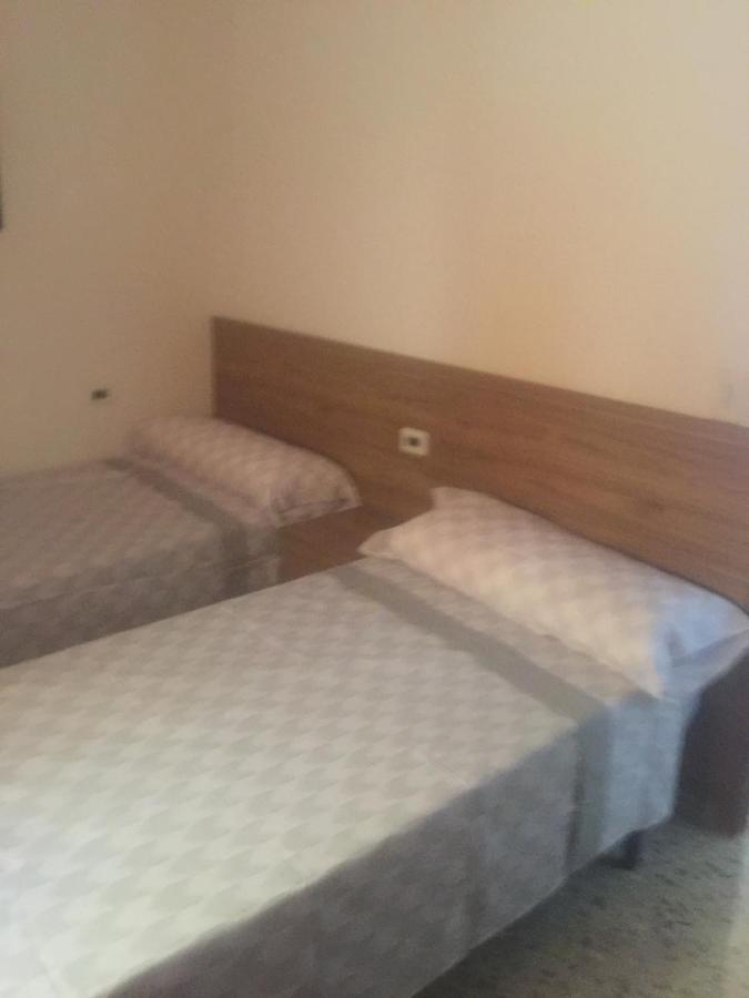 Piles - Apartment - Sleeps 7 - Parking - Seafront Exteriör bild